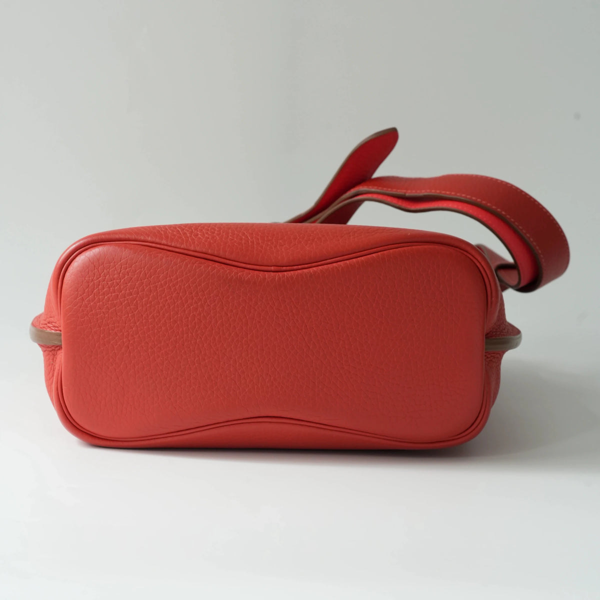 Hermès So Kelly 26 Shoulder Bag Red Togo Calfskin Silver Hardware
