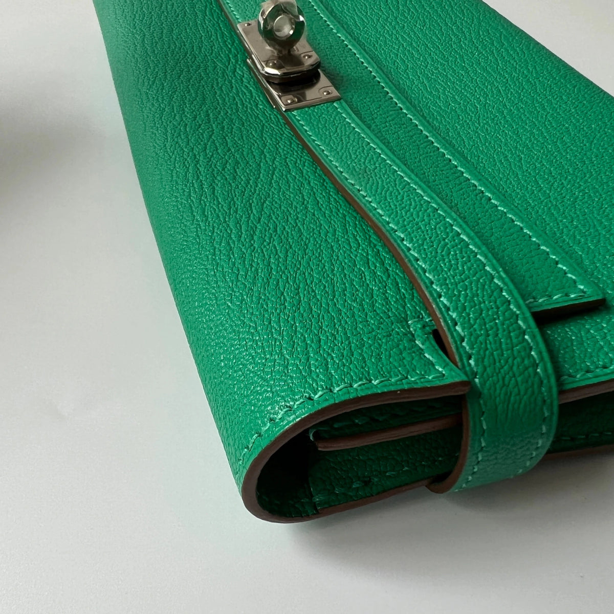 Hermès Kelly Long Wallet Green Chevre Mysore Silver Tone Hardware view10